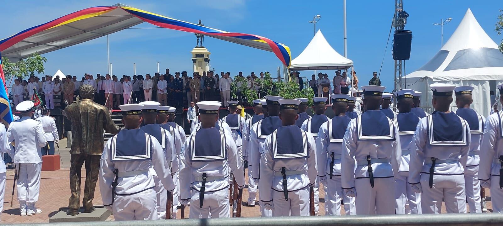 Desfile militar en Santa Marta. Foto: W Radio