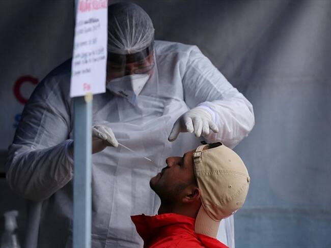 Pruebas contra el COVID-19. Foto: Getty Images / Cifras diarias de Coronavirus en Colombia