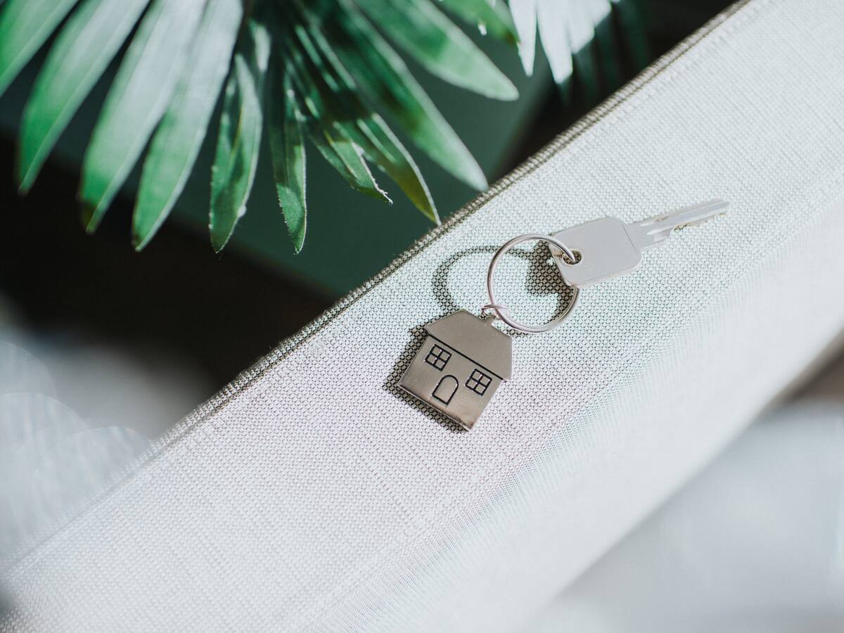 Imposible no llorar: oyente de W Radio ganó una casa entregada por Amarilo