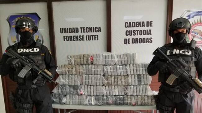 Se decomisaron 133 paquetes -presumiblemente de cocaína- en un operativo desplegado en el puerto de Manzanillo. Foto: Cortesía Portal El Caribe RD