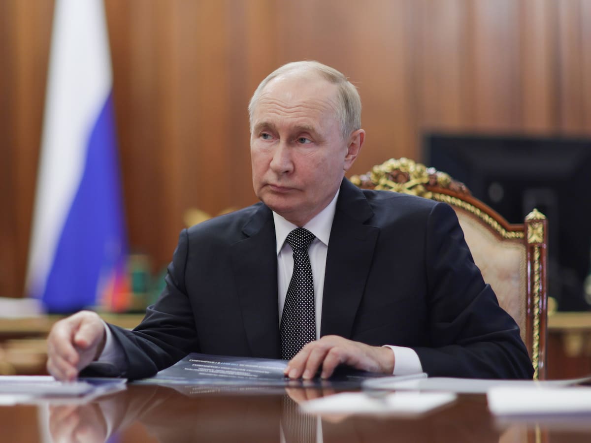 Kremlin dice que EEUU echa “leña al fuego” al autorizar ataques con armas de largo alcance