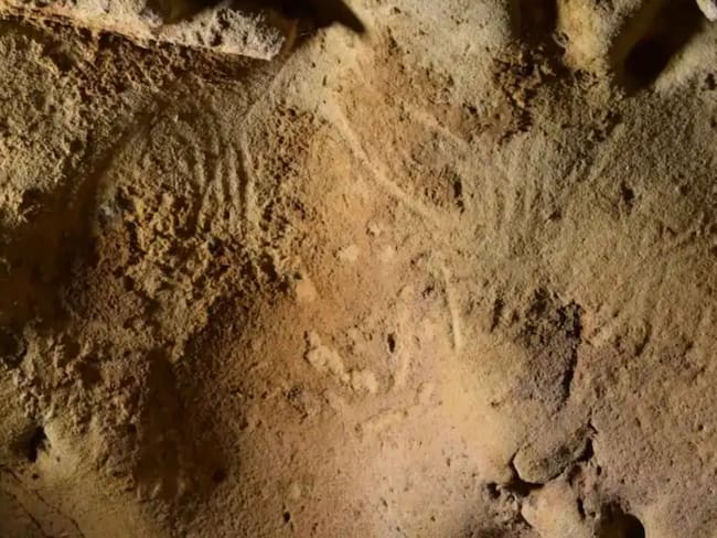 Grabados arqueológicos en cueva de Francia | Foto: Jean-Claude Marquet