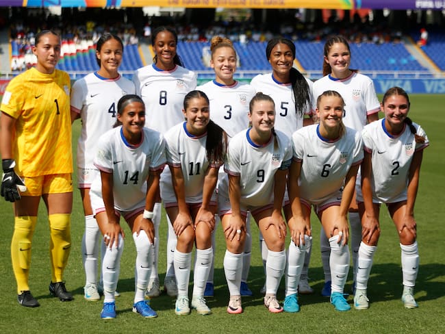 AMDEP5604. CALI (COLOMBIA), 01/09/2024.- Jugadoras de los Estados Unidos posan este domingo, en un partido del grupo C de la Copa Mundial Femenina sub-20 entre las selecciones de España y Estados Unidos en el estadio de Pascual Guerrero en Cali (Colombia). EFE/ Ernesto Guzmán Jr.