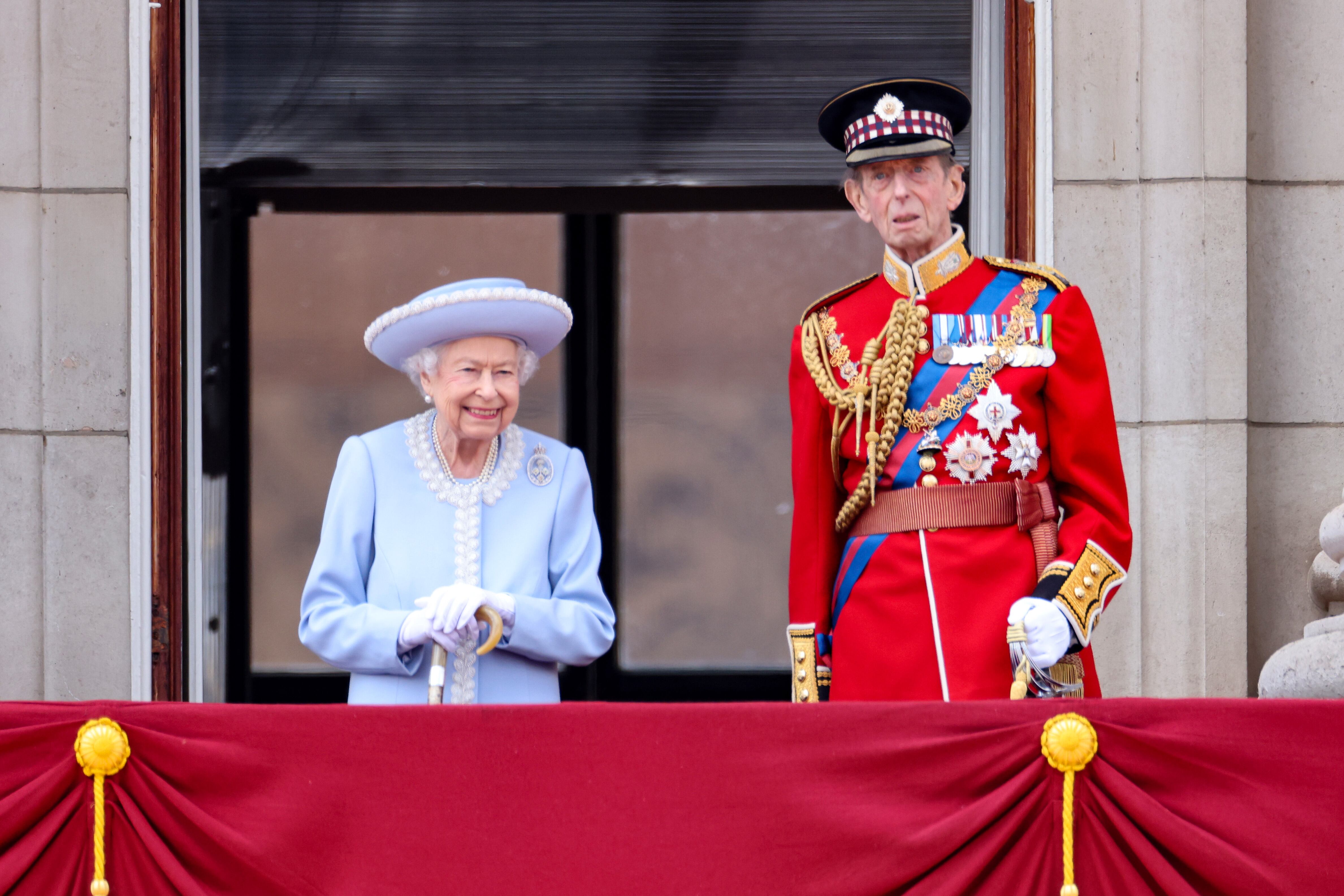 LONDON, ENGLAND - JUNE 02:   Queen Elizabeth II and Prince Edward, Duke of Kent on the balcony of Buckingham Palace during the Trooping the Colour parade on June 02, 2022 in London, England. The Platinum Jubilee of Elizabeth II is being celebrated from June 2 to June 5, 2022, in the UK and Commonwealth to mark the 70th anniversary of the accession of Queen Elizabeth II on 6 February 1952.  (Photo by Chris Jackson - WPA Pool/Getty Images)