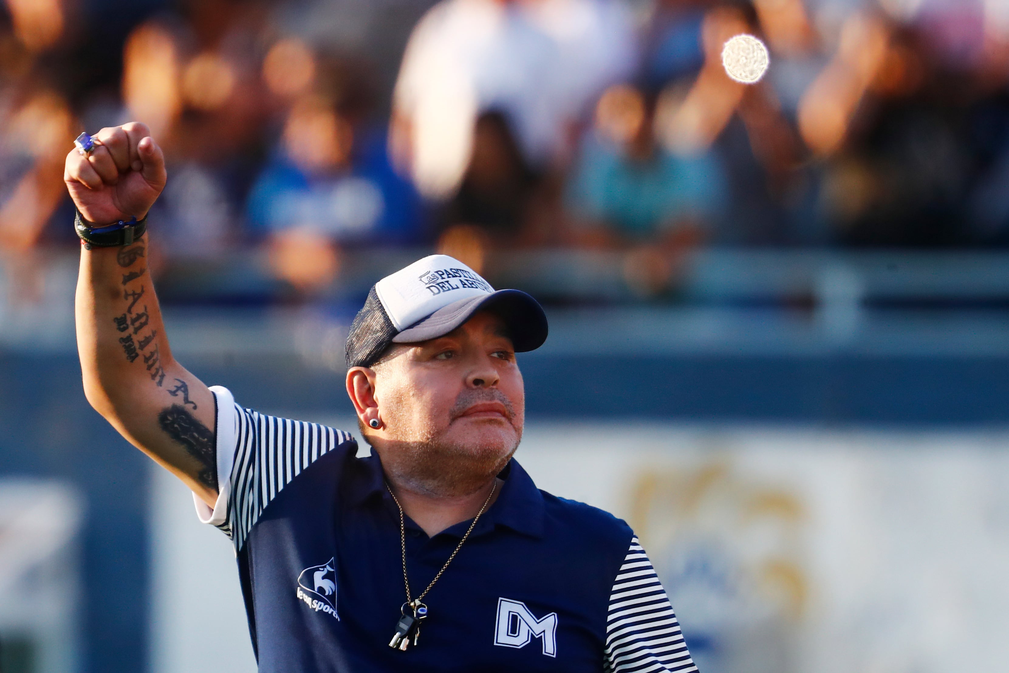 Diego Armando Maradona como director técnico de Gimnasia y Esgrima de La Plata. FOTO: Marcos Brindicci/Getty Images