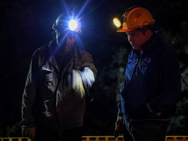 Los mineros de este socavón ubicado en el sector Providencia, donde se adelanta una extracción artesanal de oro, se encuentran con vida y reciben aire a través de mangueras. Foto: Getty Images