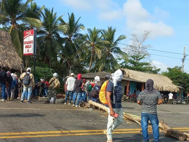 Mineros se toman nuevamente el puente San Jorge, en La Apartada, Córdoba. Foto: cortesía.