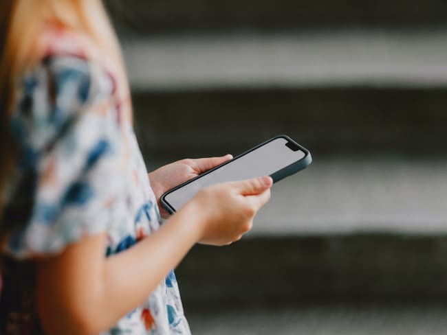 Colegios reportan resultados positivos tras prohibición de celulares