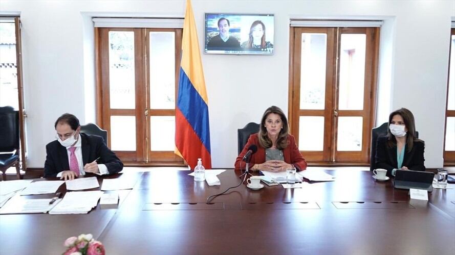 La vicepresidenta explicó que el Gobierno estudia once peticiones para planes piloto.. Foto: Vicepresidencia