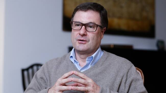 En su momento, se buscaba que Luis Fernando Andrade no obstruyera el proceso o manipulara el conjunto de pruebas que tiene la Fiscalía. Foto: Colprensa