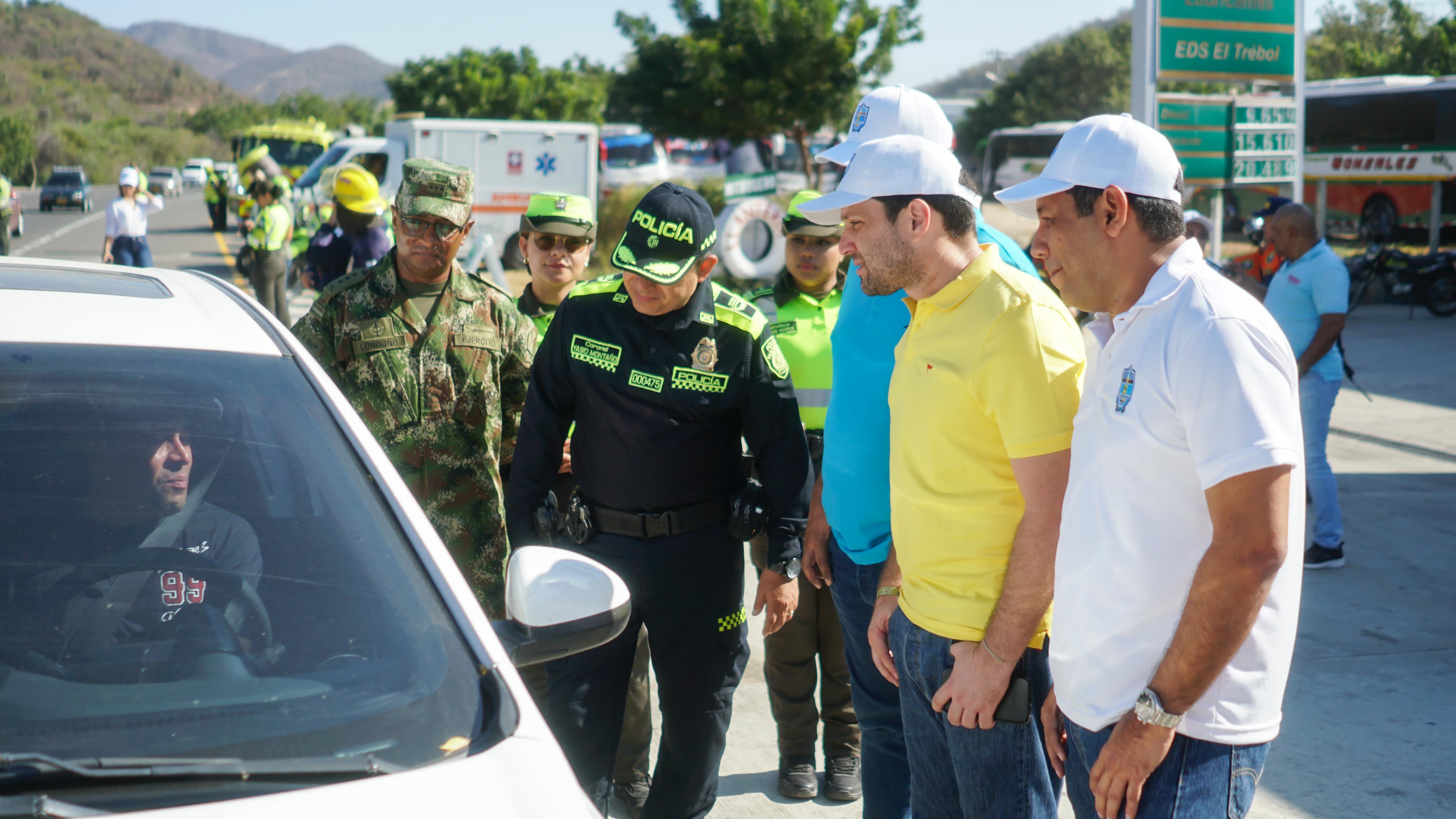 El Ejército Nacional también acompañó esta campaña.//Cortesía: Alcaldía de Santa Marta