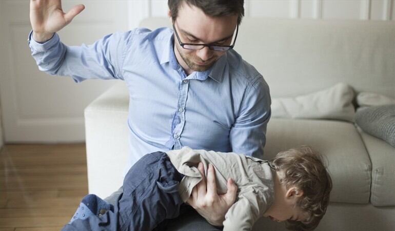 El artículo en Francia dice que los padres deben ejercer su autoridad “sin violencia”. Foto: Getty Images