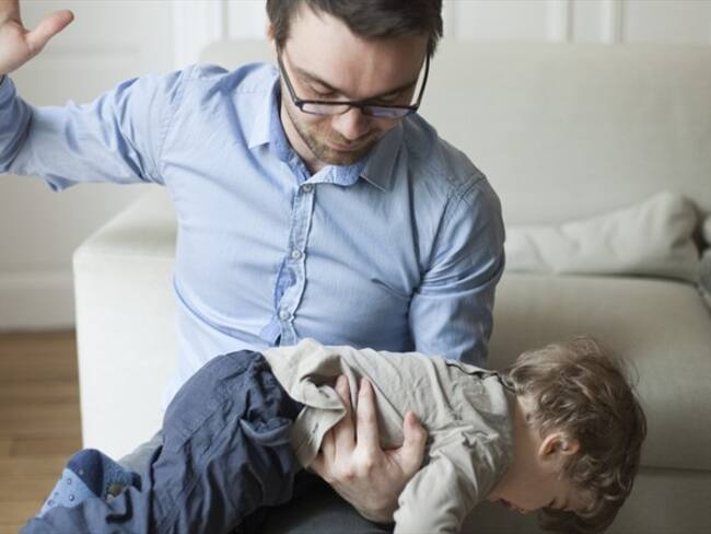El artículo en Francia dice que los padres deben ejercer su autoridad “sin violencia”. Foto: Getty Images