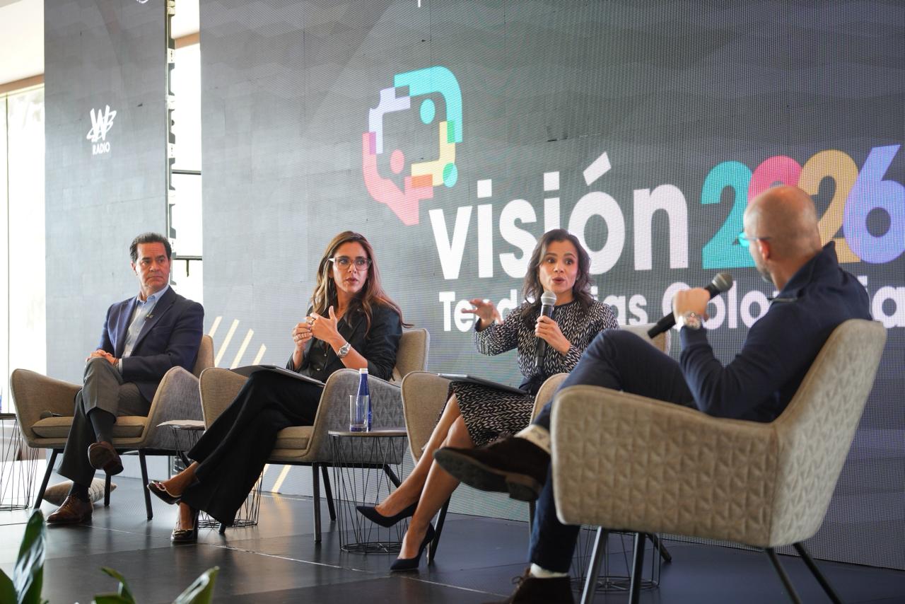 Frank Pearl, presidente de la ACP; Luz Stella Murgas, presidenta de Naturgas; Natalia Gutiérrez, presidenta de Acolgen en 'Visión 2026'