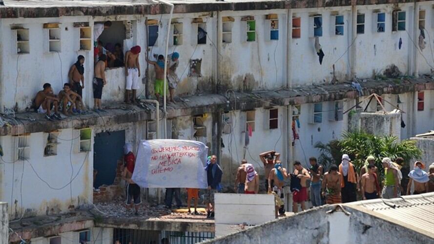 La cárcel Rodrigo de Bastidas de Santa Marta mantiene un porcentaje de hacinamiento cercano al 400% en este momento. Foto: Lizbeth Rodríguez (W Radio)
