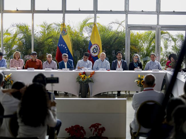 Mesa de diálogos entre el Gobierno y el ELN. Foto: Presidencia