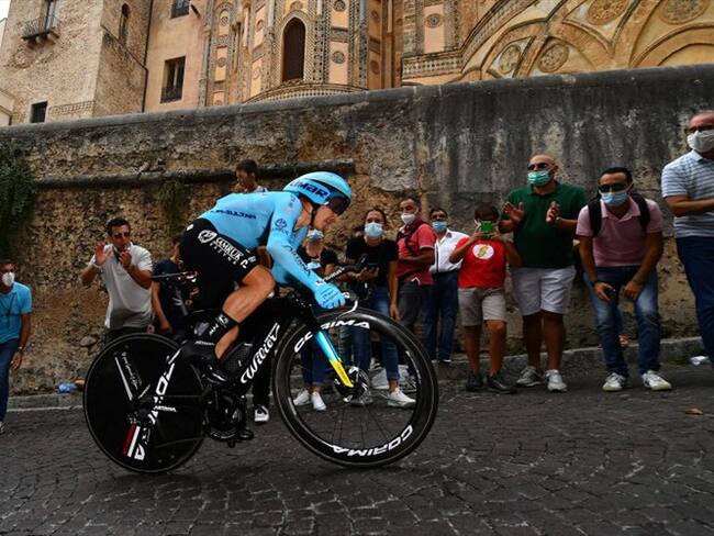 Miguel Ángel 'Supermán' López transportado en ambulancia a un hospital de Palermo. Foto: Getty Images / STUART FRANKLIN