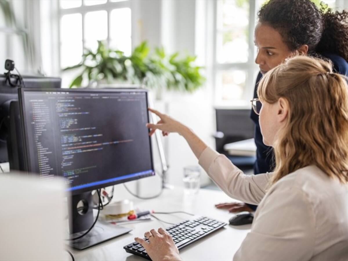 Womint, la iniciativa que forma y abre un espacio para las mujeres en la tecnología