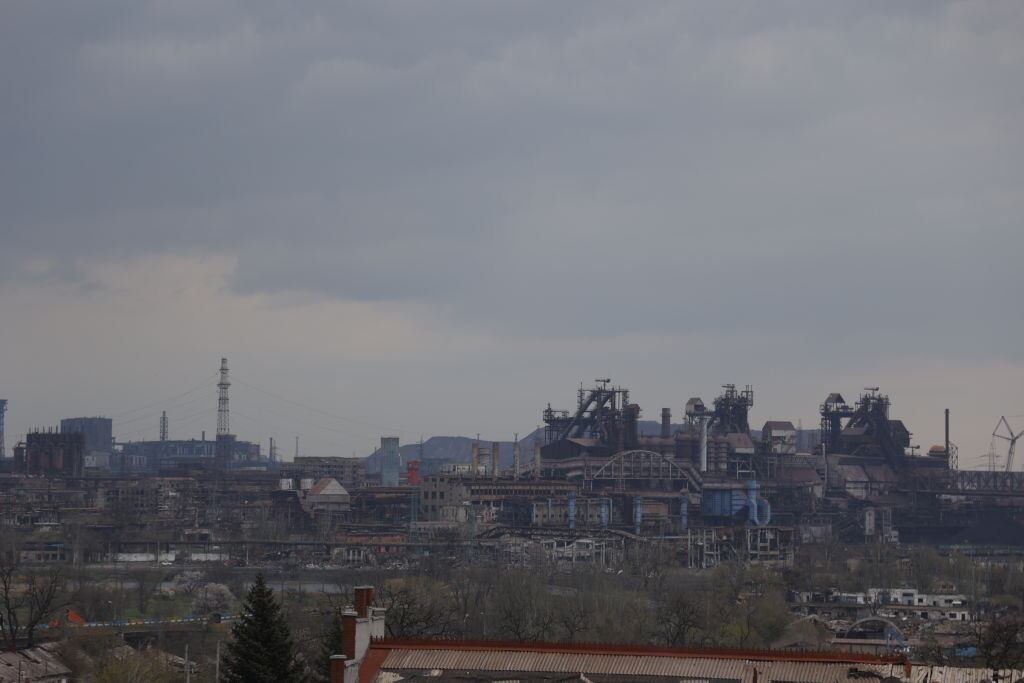 Destrucción en la ciudad portuaria sitiada de Mariupol en Ucrania (Photo by Leon Klein/Anadolu Agency via Getty Images)