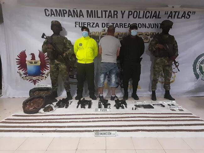 Captura de un hombre perteneciente al grupo armado 'Urías Rondón' de las disidencias de las FARC. Crédito: Policía Nacional