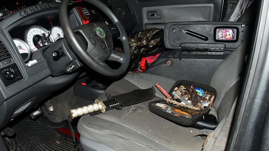 Policía del Capitolio de EE.UU. arrestó a hombre con símbolos de supremacía blanca. Foto: Twitter Policía del Capitolio de Estados Unidos