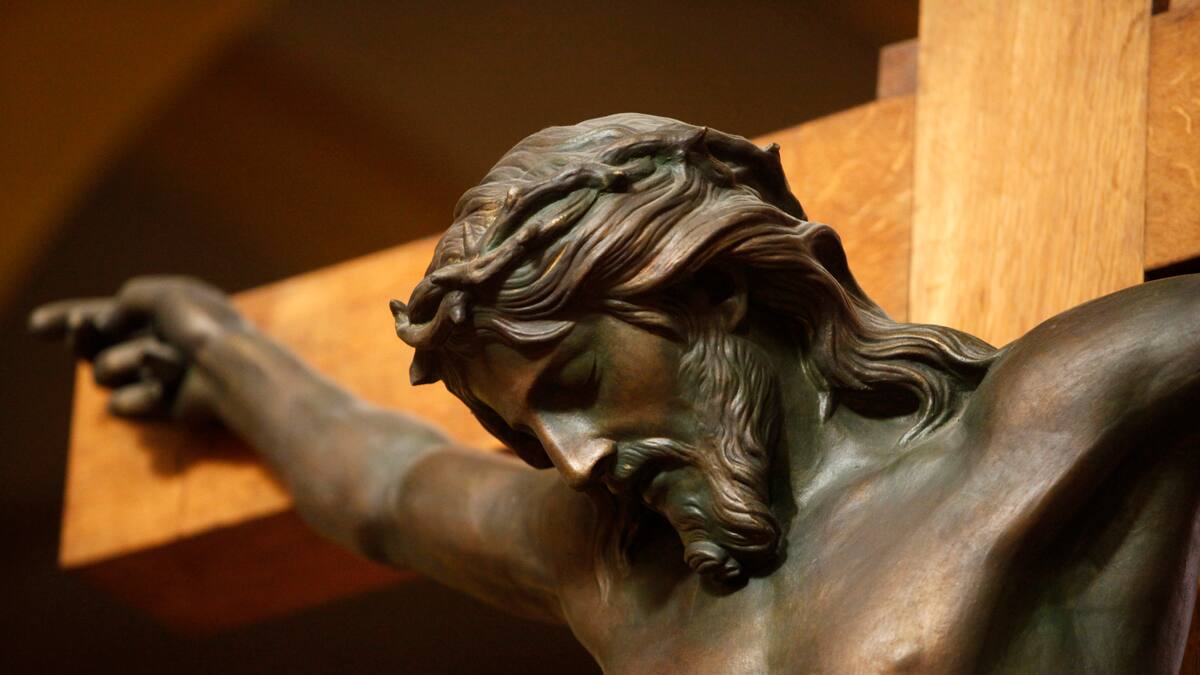 ¿Qué pasa el Viernes Santo a las 3:00 p.m.? Significado y rezo de la hora ‘más sagrada’