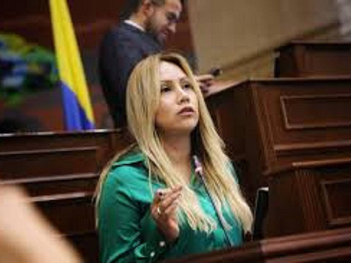 Senadora Ortiz pide al alcalde de Sogamoso que se retracte y de la cara por denuncia