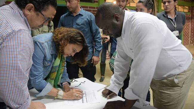 La directora del DNP, Gloria Alonso, informó que el Gobierno está dispuesto a acompañar el 80% de las peticiones de las comunidades. Foto: MinInterior