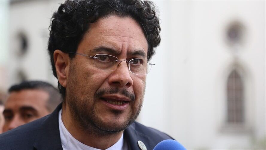 Iván Cepeda pidió una investigación para determinar la veracidad de los hechos que comprometerían al senador Álvaro Uribe y al presidente Iván Duque. Foto: Colprensa