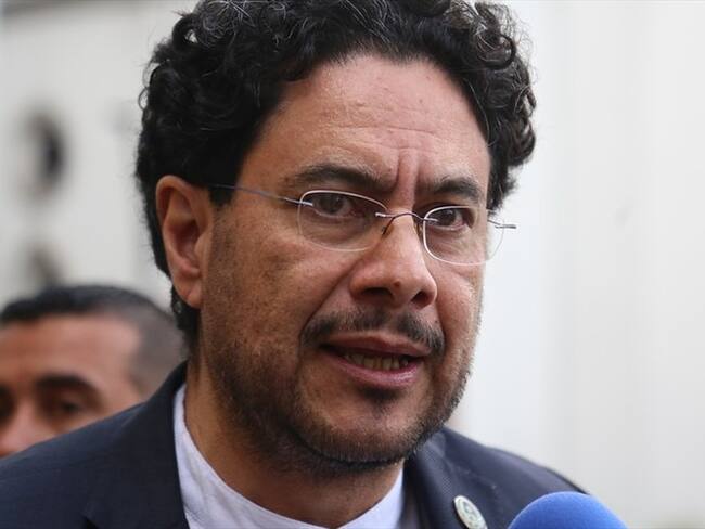 Iván Cepeda pidió una investigación para determinar la veracidad de los hechos que comprometerían al senador Álvaro Uribe y al presidente Iván Duque. Foto: Colprensa