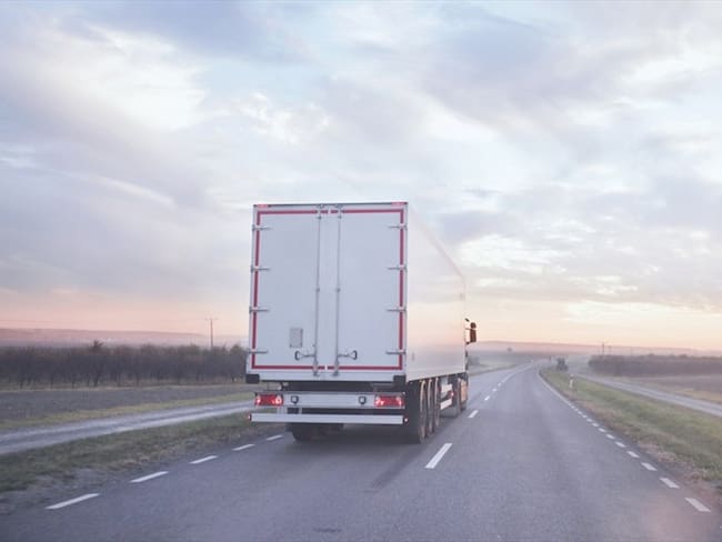 Camionero colombiano creó un documental que homenajea a otros conductores