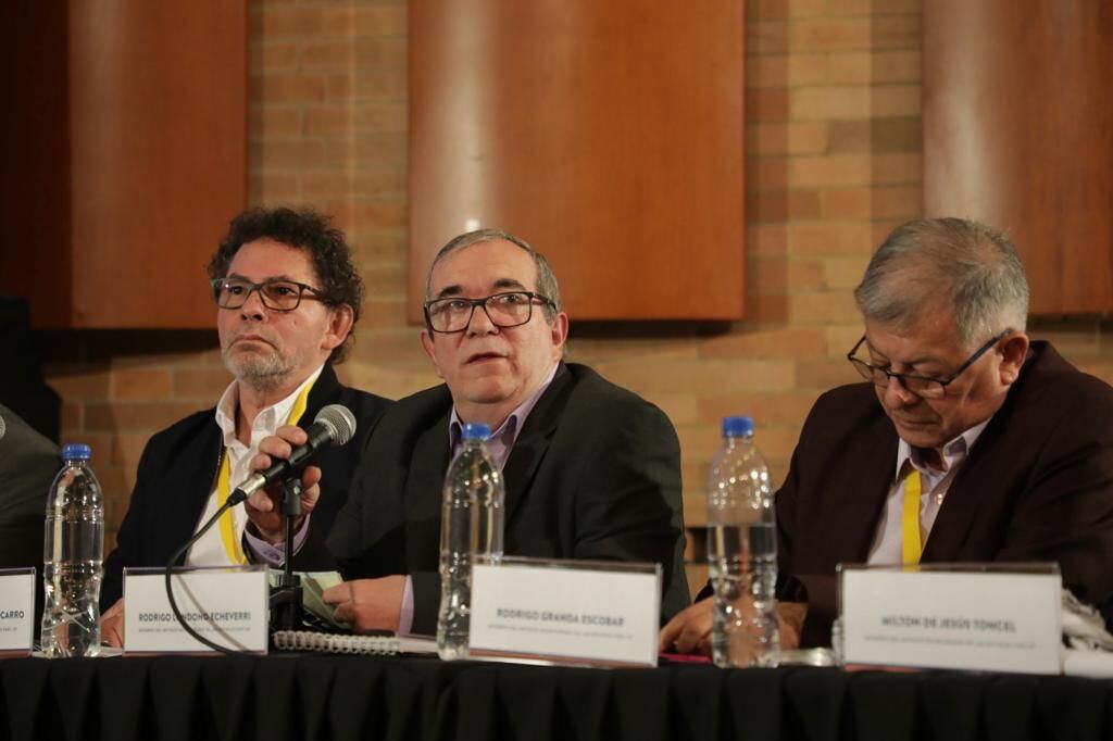 El excomandante de las Farc y actual presidente del partido Comunes Rodrigo Londoño, reconoció la comisión de los secuestros a manos de las Farc, así como el trato a las personas como “mercancía”.