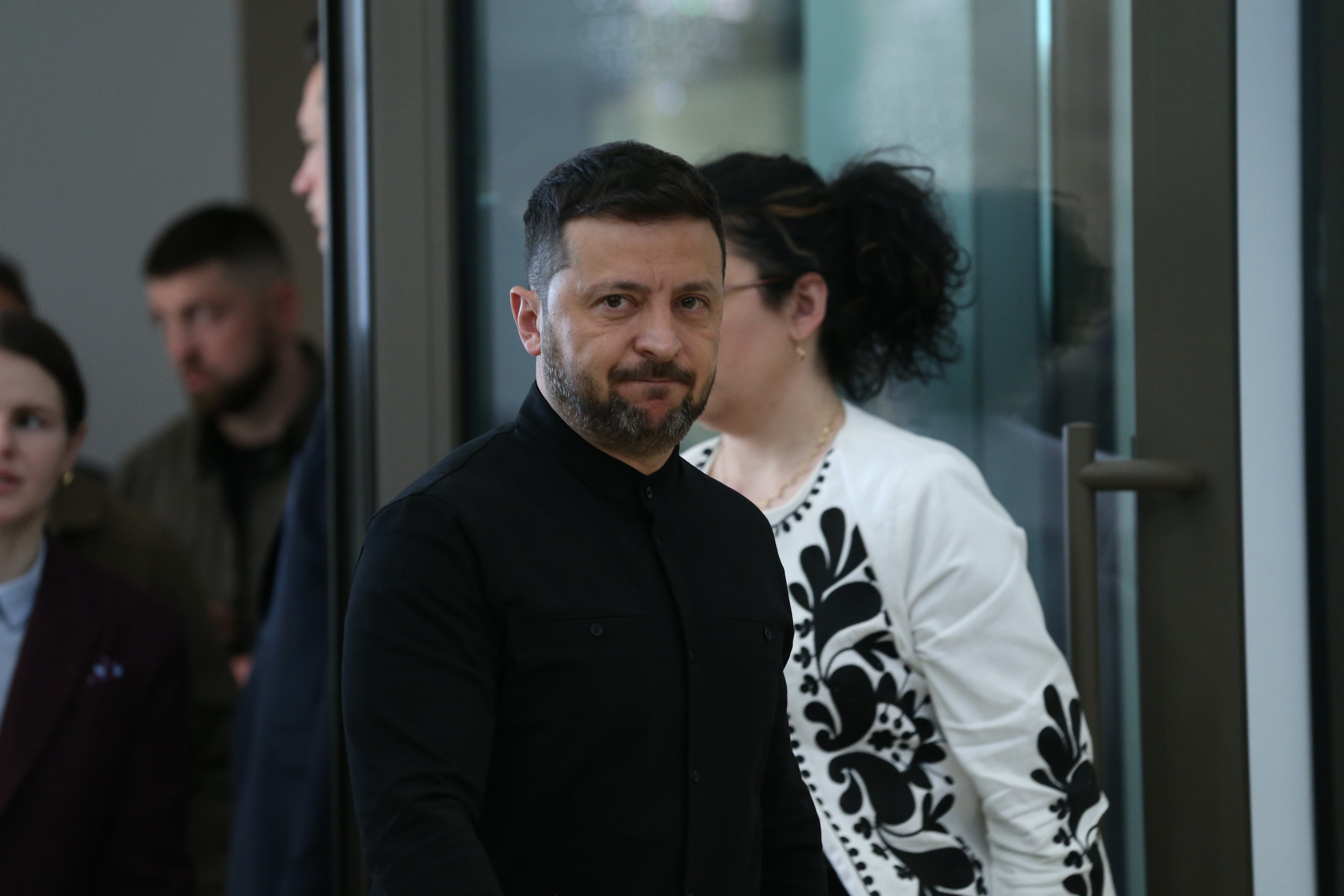 El presidente de Ucrania, Volodimir Zelenski, llegó a Albania. EFE/EPA/NECATI SAVAS