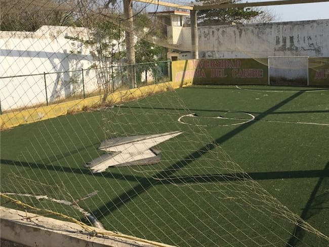 El estadio de béisbol, piscinas, y canchas de fútbol sintéticas, entre otros escenarios, presentan falta de mantenimiento, volviéndolos lugares no aptos para práctica deportiva. Foto: W Radio