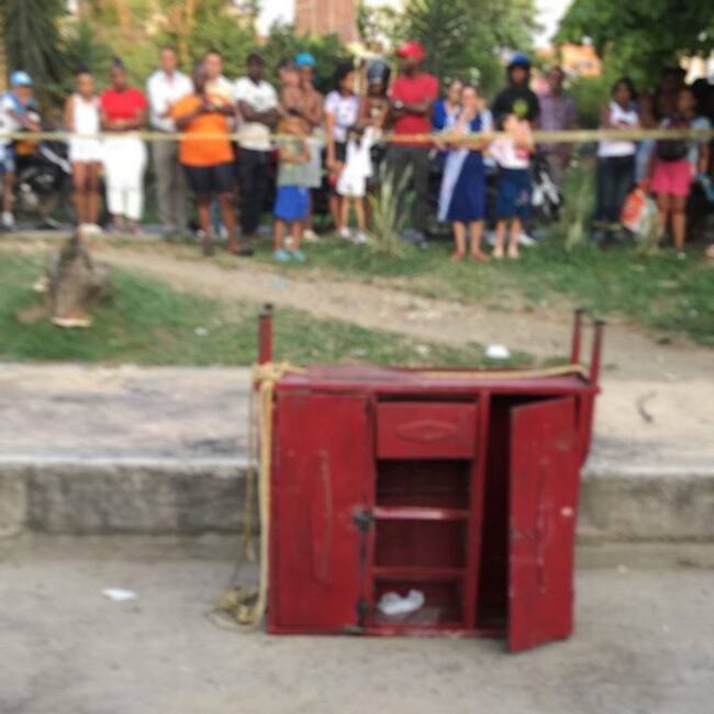 El caso fue reportado por un sujeto a quien le habrían pagado por custodiar el armario. Foto: Cortesía..