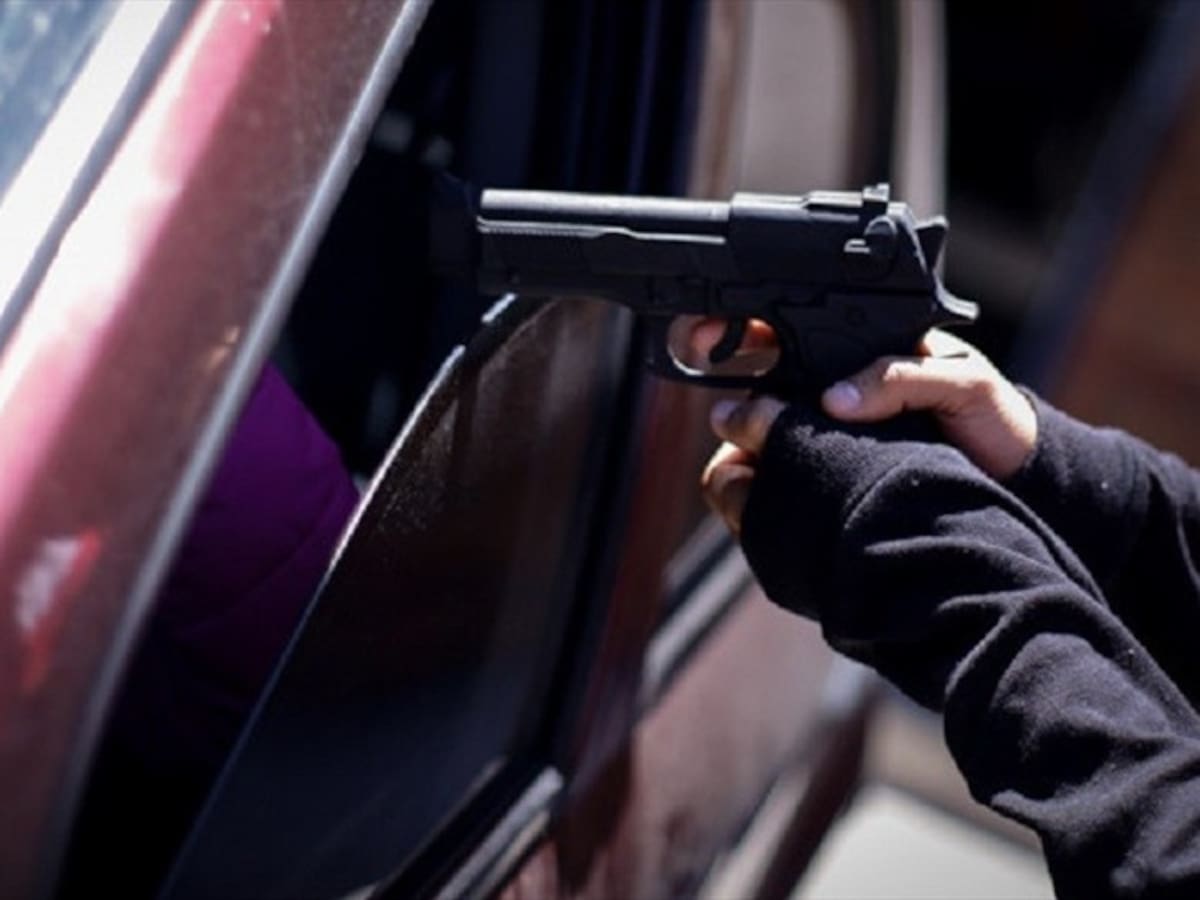 Robo de una camioneta de alta gama en Ciudad Salitre dejó un hombre herido