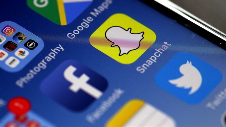 La supervivencia de Snapchat lleva semanas en el aire debido a una polémica actualización de su interfaz. Foto: Getty Images