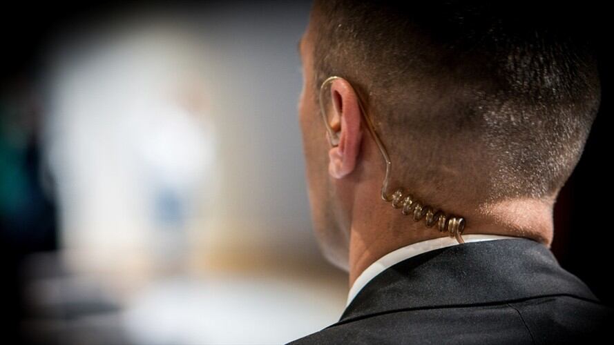 La Policía Metropolitana de Bogotá confirmó la muerte de un sujeto por el accionar del arma de dotación de un escolta de la UNP. Foto: Getty Images / JASMIN MERDAN