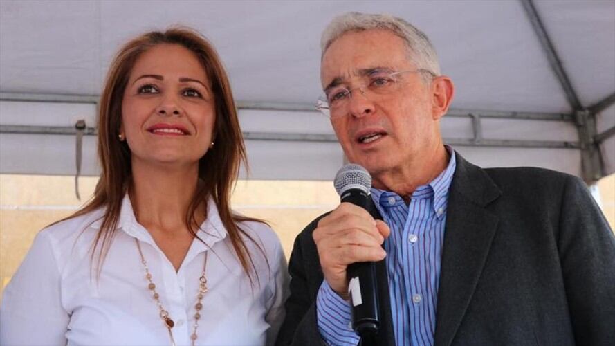 La candidata a la Alcaldía de Itagui, Rosa Acevedo, estaría  violando de forma directa la ley electoral. Foto: Facebook/ Rosa Acevedo Jaramillo