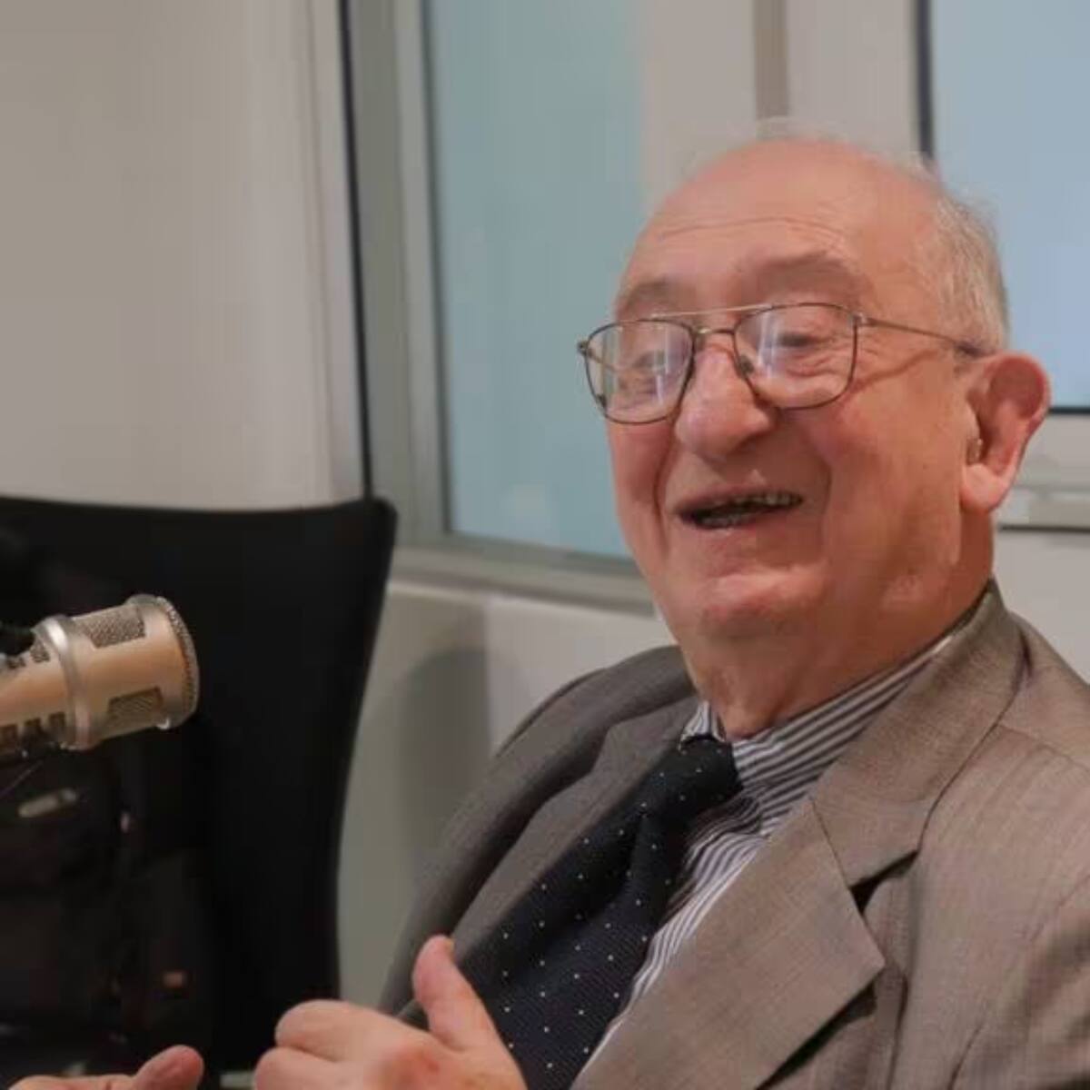 ‘Es bueno saberlo’, el libro de Manuel Drezner “para leer en el baño y en todo lugar”