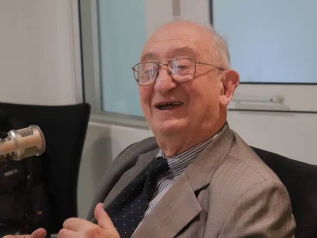 ‘Es bueno saberlo’, el libro de Manuel Drezner “para leer en el baño y en todo lugar”