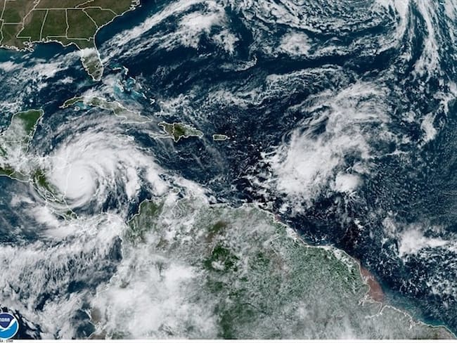 Debemos organizar alimentación y refugios para afectados en Providencia: Bernardo Bent