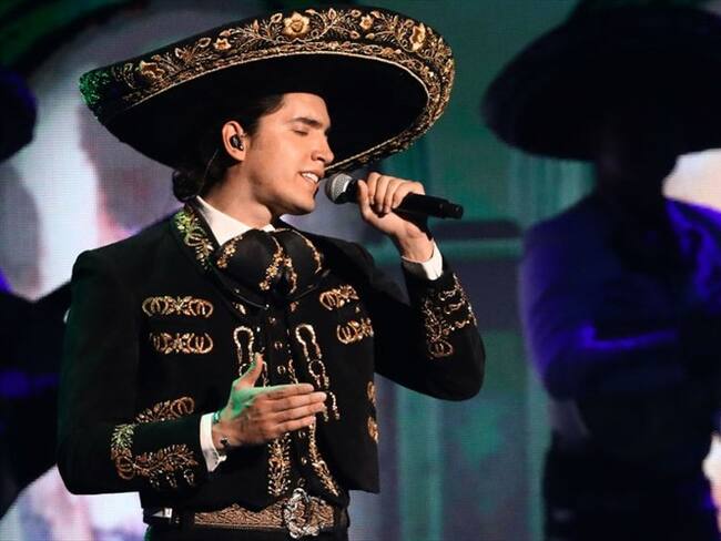 Alex Fernández estrena ‘El Tiempo no Perdona’ como dedicatoria a su padre