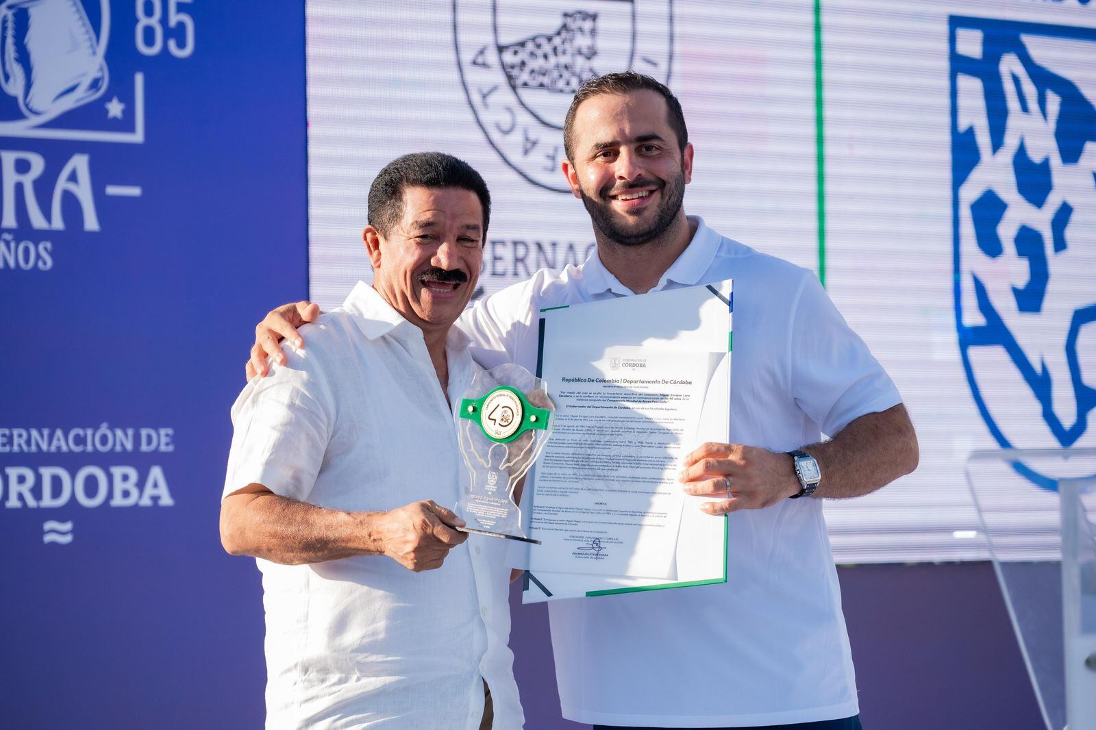 Rinden homenaje al excampeón mundial de boxeo Miguel ‘Happy’ Lora en Montería. Foto: prensa Gobernación de Córdoba.