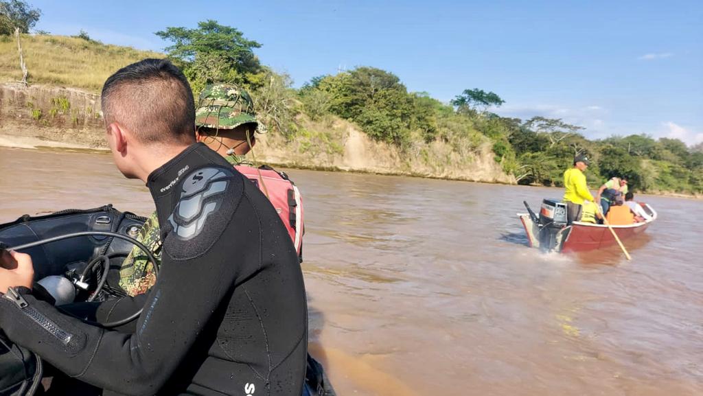 El Ejército con buzos y drones busca a un soldado que desapareció mientras nadaba en el río Saldaña. Foto: Ejército de Colombia