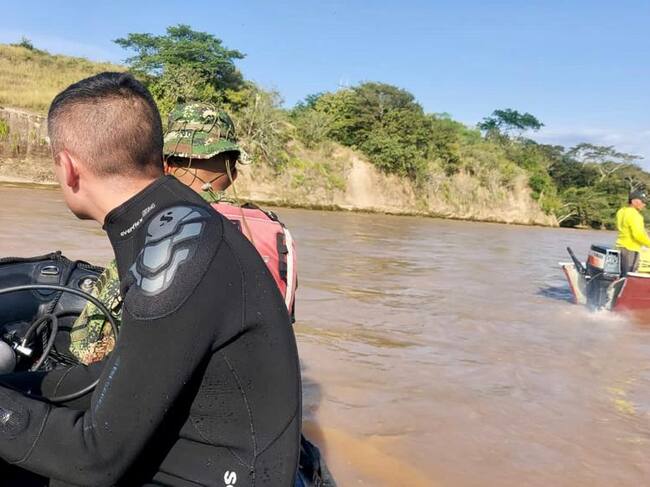El Ejército con buzos y drones busca a un soldado que desapareció mientras nadaba en el río Saldaña. Foto: Ejército de Colombia