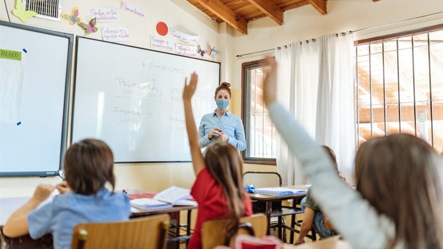 Fecode anuncia el regreso a clases presenciales desde el 15 de junio. Foto: Getty Images/Drazen_