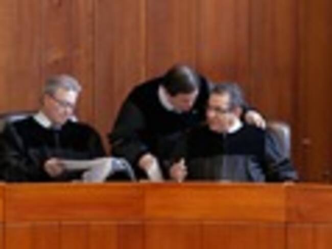 Sala penal de la Corte Suprema de Justicia. En la foto de Izq. a Der: magistrada Patricia Salazar, magistrado Fernando Castro, magistrado José Francisco Acuña, magistrado Gustavo Malo Fernández y magistrado Luis Antonio Barbosa. Foto: Colprensa.