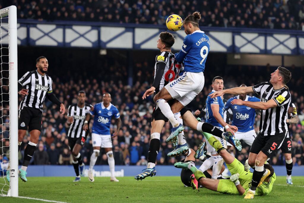 LIVERPOOL, ENGLAND - DECEMBER 07: Dominic Calvert-Lewin of Everton heads at goal during the Premier League match between Everton FC and Newcastle United at Goodison Park on December 07, 2023 in Liverpool, England. (Photo by Jan Kruger/Getty Images)