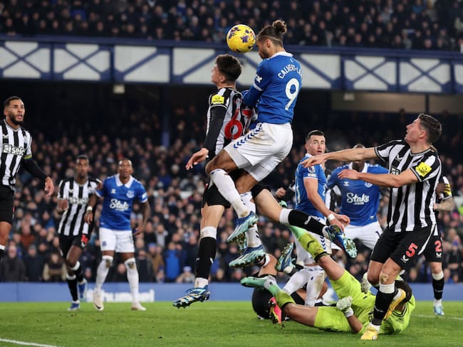 LIVERPOOL, ENGLAND - DECEMBER 07: Dominic Calvert-Lewin of Everton heads at goal during the Premier League match between Everton FC and Newcastle United at Goodison Park on December 07, 2023 in Liverpool, England. (Photo by Jan Kruger/Getty Images)